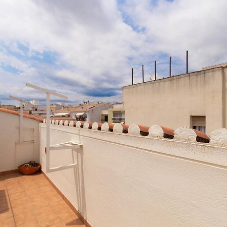 דירות ז'ירונה Sand Bay Beach Duplex מראה חיצוני תמונה